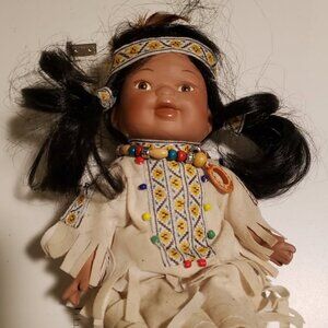 Golden Keepsakes Porcelain Doll Native American (limited edition 1057/2500)